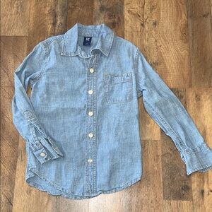 GAP Light Blue Denim Button Down Shirt Size S (6-7)